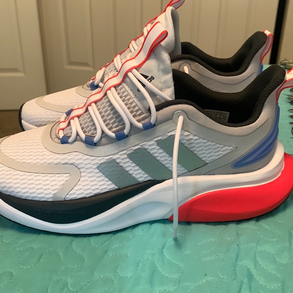 New Mens adidas tennis shoes.